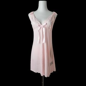 sz: L, pink nightgown